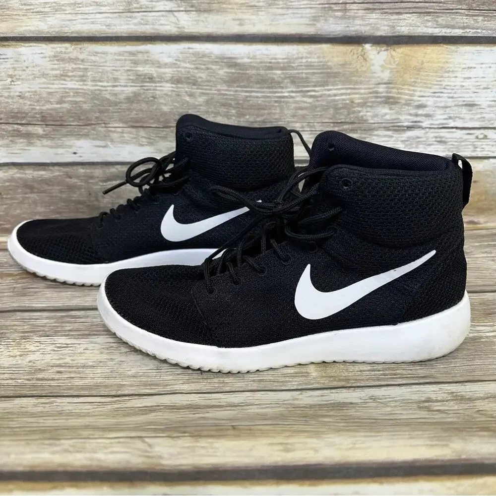Nike WMNS Roshe Court size 9 black white color way